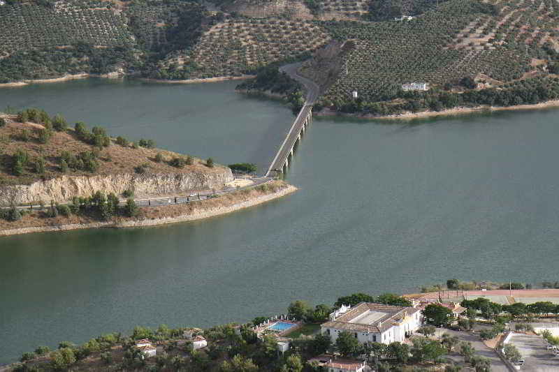 Hotel Caserio De Iznájar
